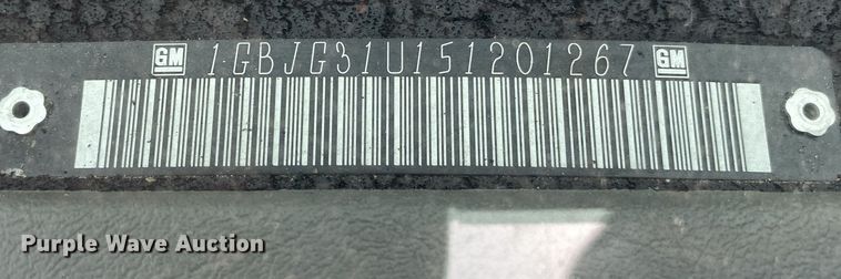 image for item DN8208 2005 Chevrolet Express  shuttle bus