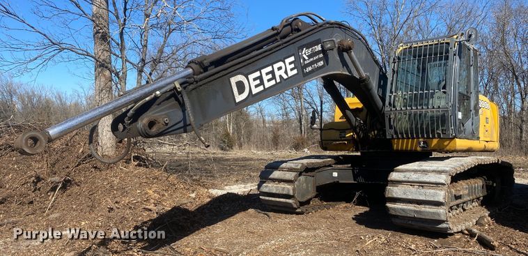 image for item DN8237 2008 John Deere 200DLC  excavator