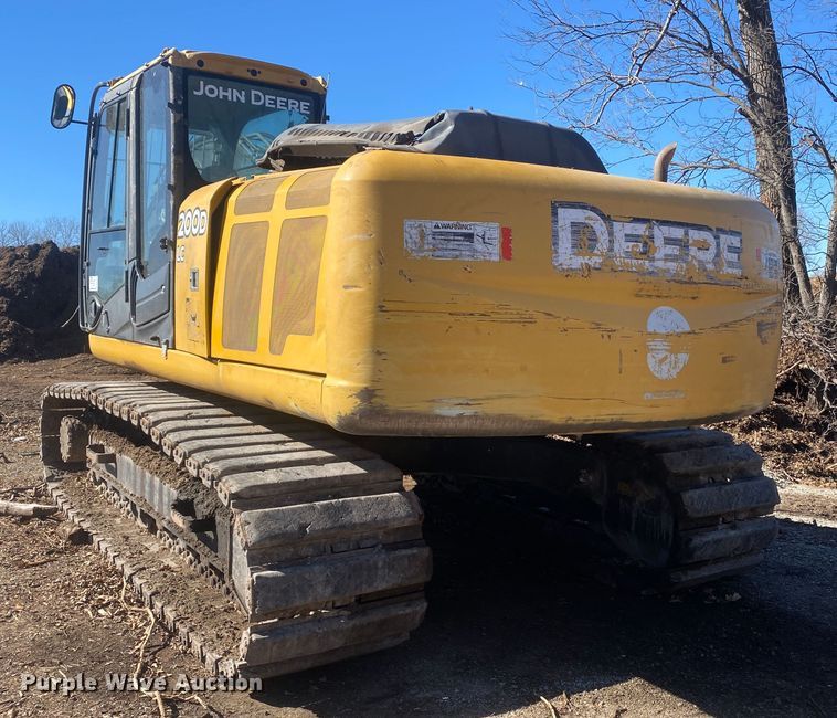 image for item DN8237 2008 John Deere 200DLC  excavator