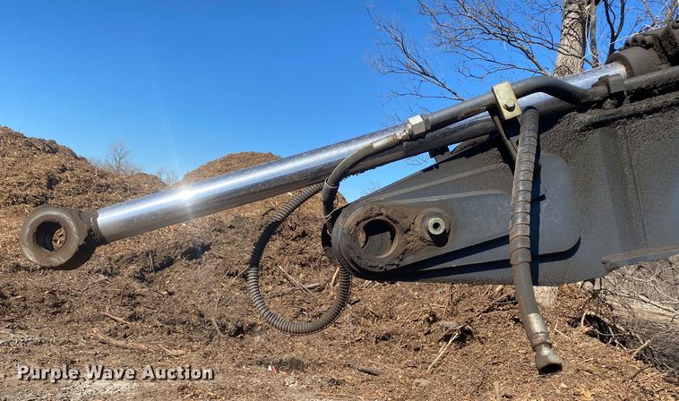 image for item DN8237 2008 John Deere 200DLC  excavator