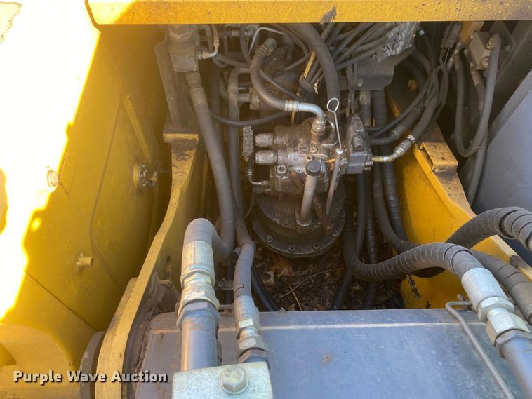 image for item DN8237 2008 John Deere 200DLC  excavator