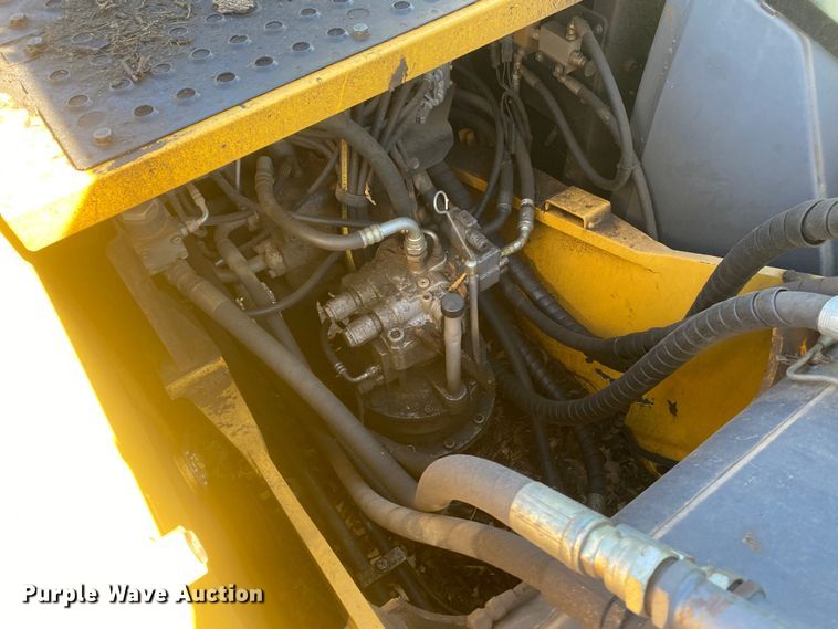 image for item DN8237 2008 John Deere 200DLC  excavator