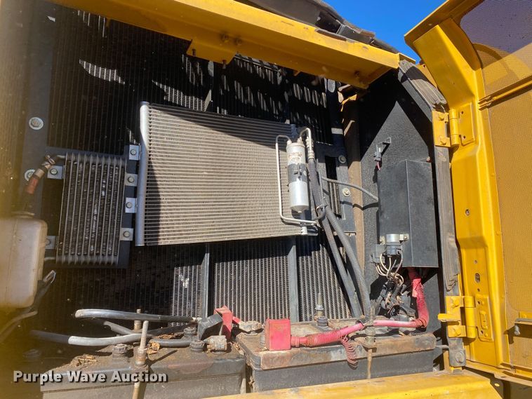 image for item DN8237 2008 John Deere 200DLC  excavator