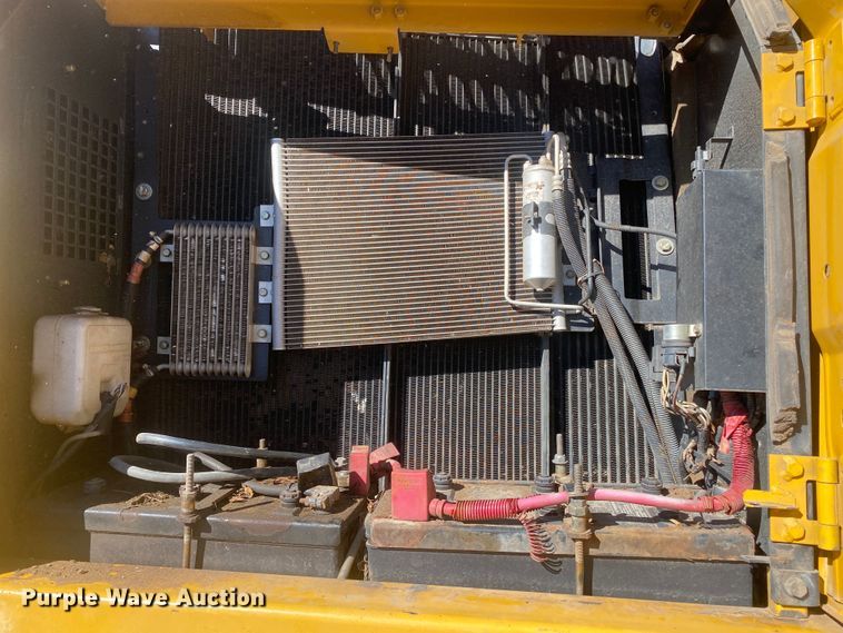 image for item DN8237 2008 John Deere 200DLC  excavator