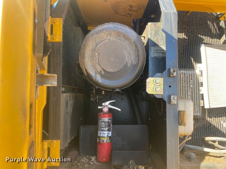 image for item DN8237 2008 John Deere 200DLC  excavator