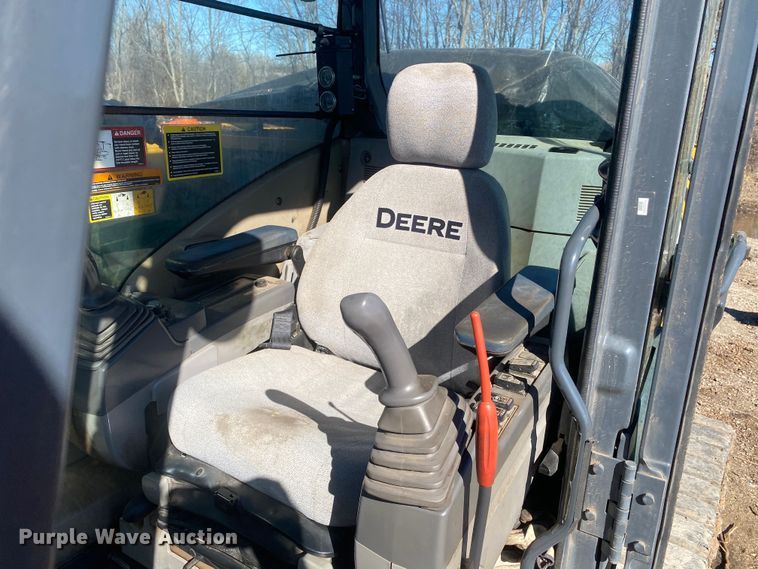 image for item DN8237 2008 John Deere 200DLC  excavator