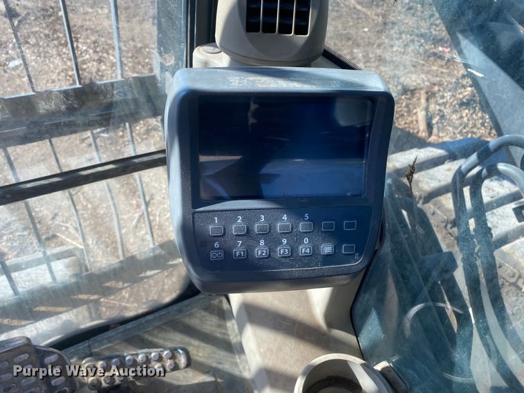 image for item DN8237 2008 John Deere 200DLC  excavator