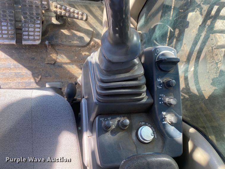 image for item DN8237 2008 John Deere 200DLC  excavator