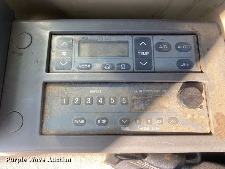 image for item DN8237 2008 John Deere 200DLC  excavator