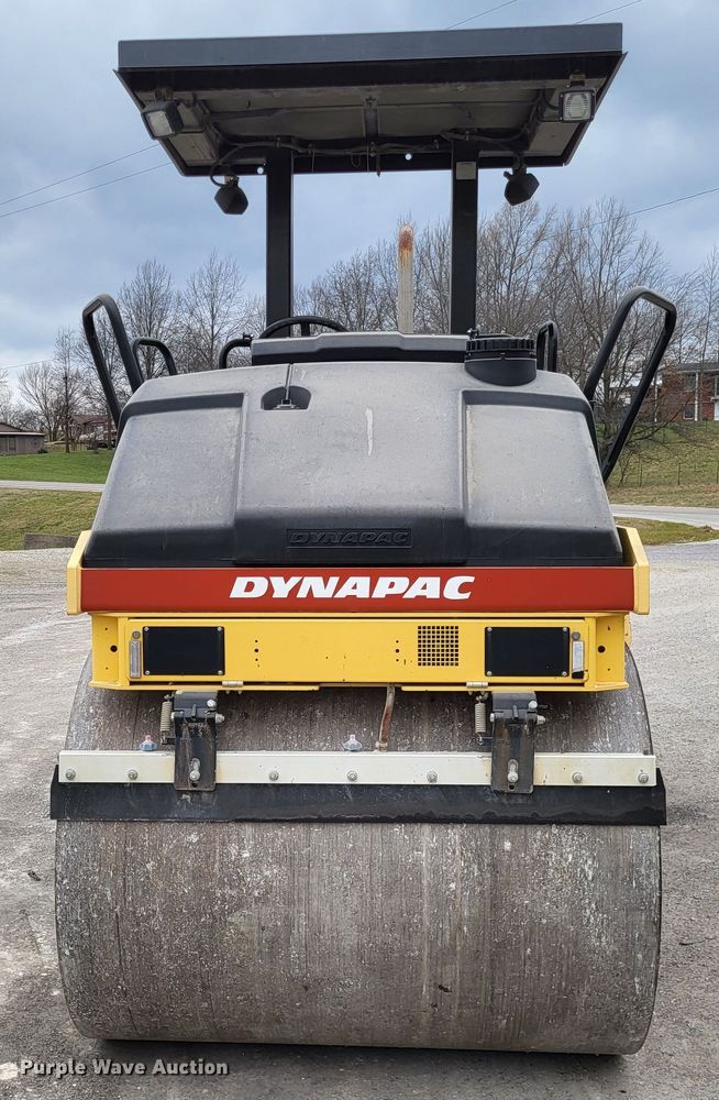 image for item DO3585 Dynapac CC222HF  double drum vibratory roller