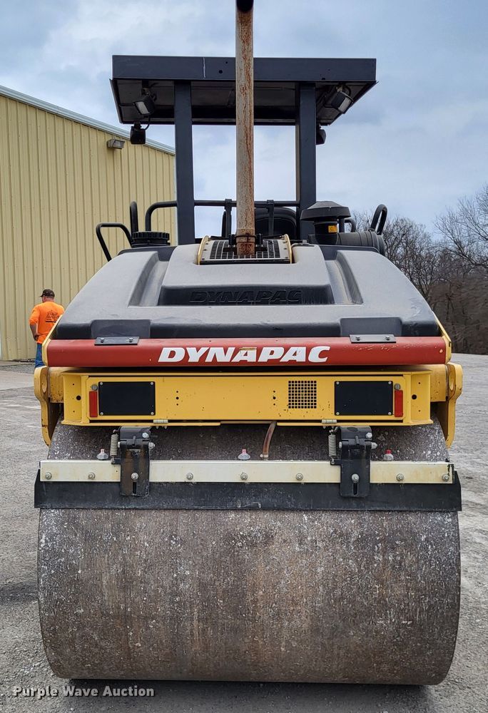 image for item DO3585 Dynapac CC222HF  double drum vibratory roller
