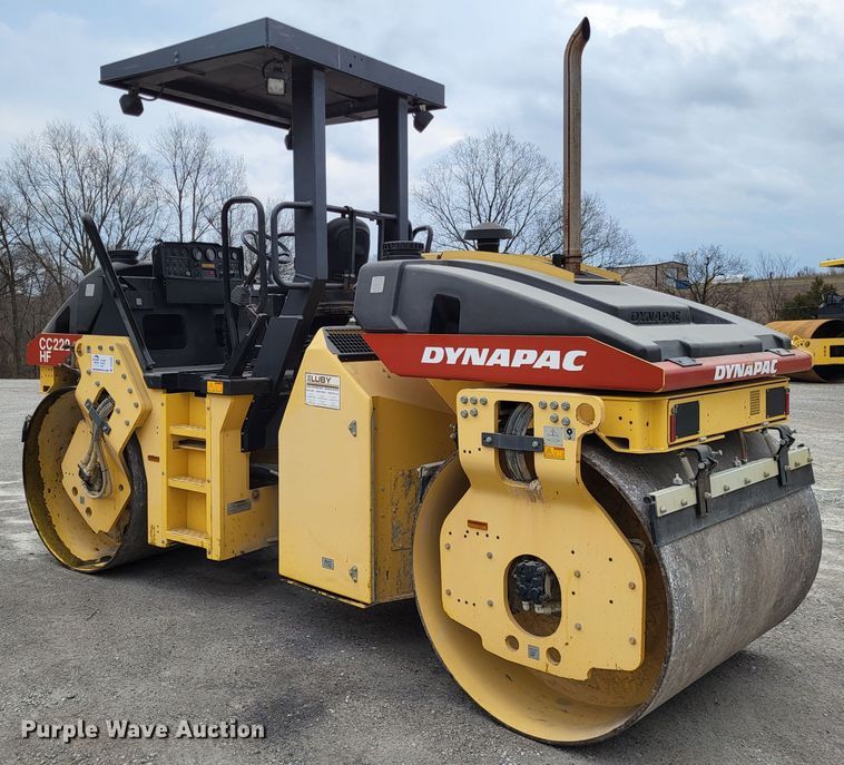 image for item DO3585 Dynapac CC222HF  double drum vibratory roller