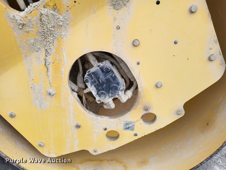 image for item DO3585 Dynapac CC222HF  double drum vibratory roller