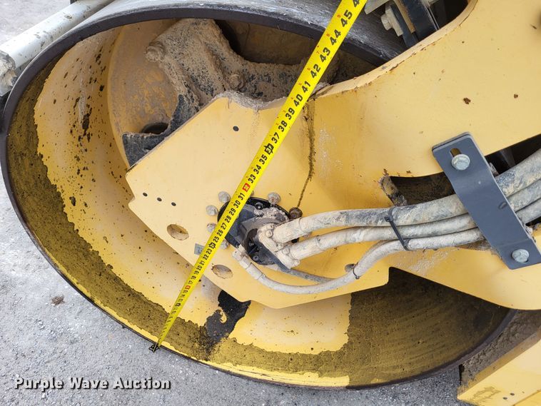 image for item DO3585 Dynapac CC222HF  double drum vibratory roller