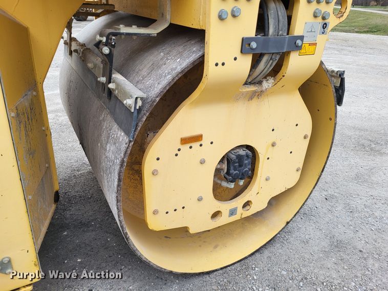 image for item DO3585 Dynapac CC222HF  double drum vibratory roller