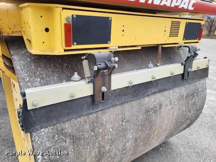 image for item DO3585 Dynapac CC222HF  double drum vibratory roller