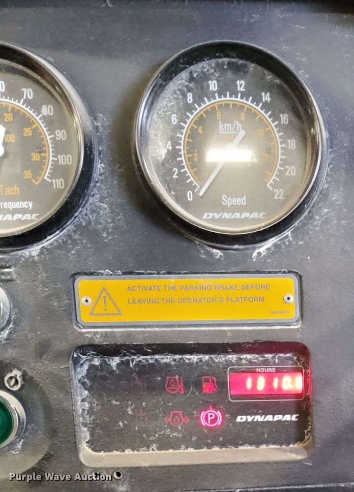 image for item DO3585 Dynapac CC222HF  double drum vibratory roller