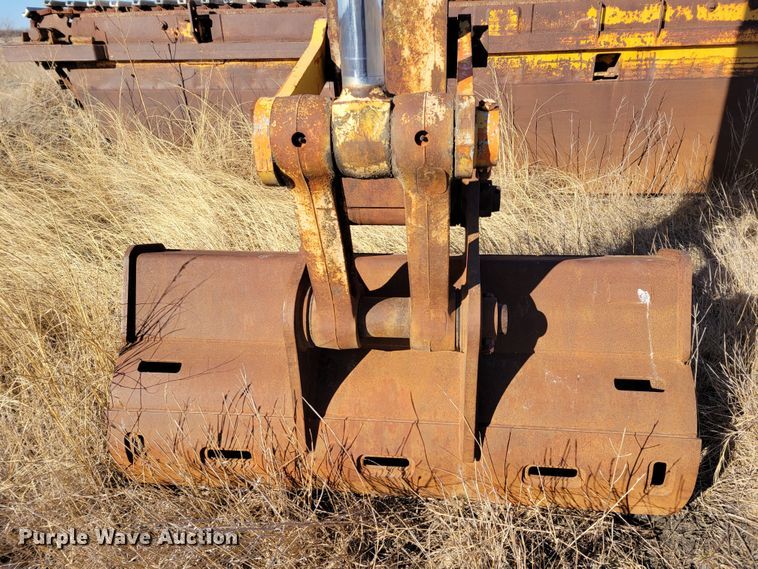 image for item DO4172 1988 John Deere 790D  amphibious excavator