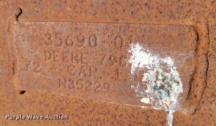 image for item DO4172 1988 John Deere 790D  amphibious excavator