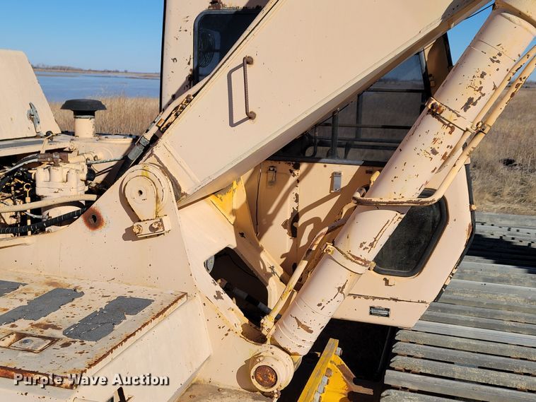 image for item DO4172 1988 John Deere 790D  amphibious excavator