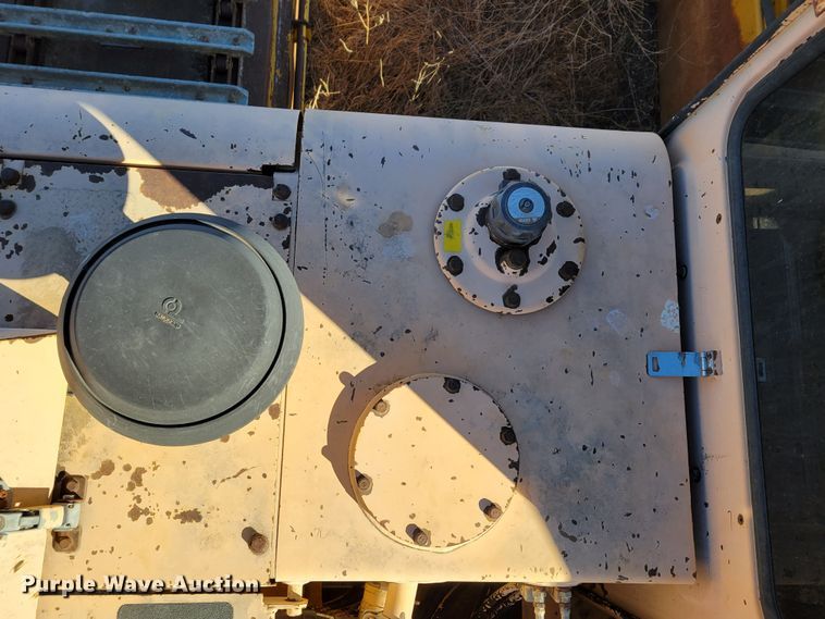 image for item DO4172 1988 John Deere 790D  amphibious excavator