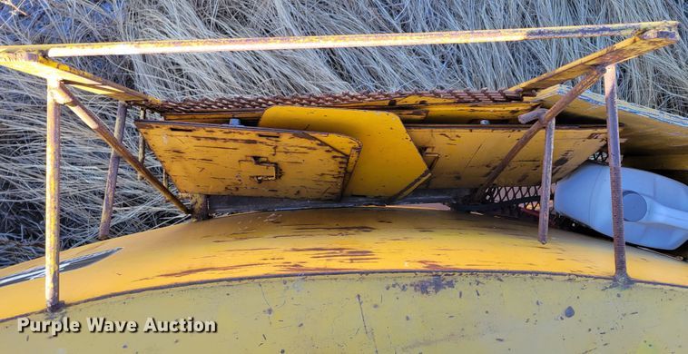 image for item DO4172 1988 John Deere 790D  amphibious excavator