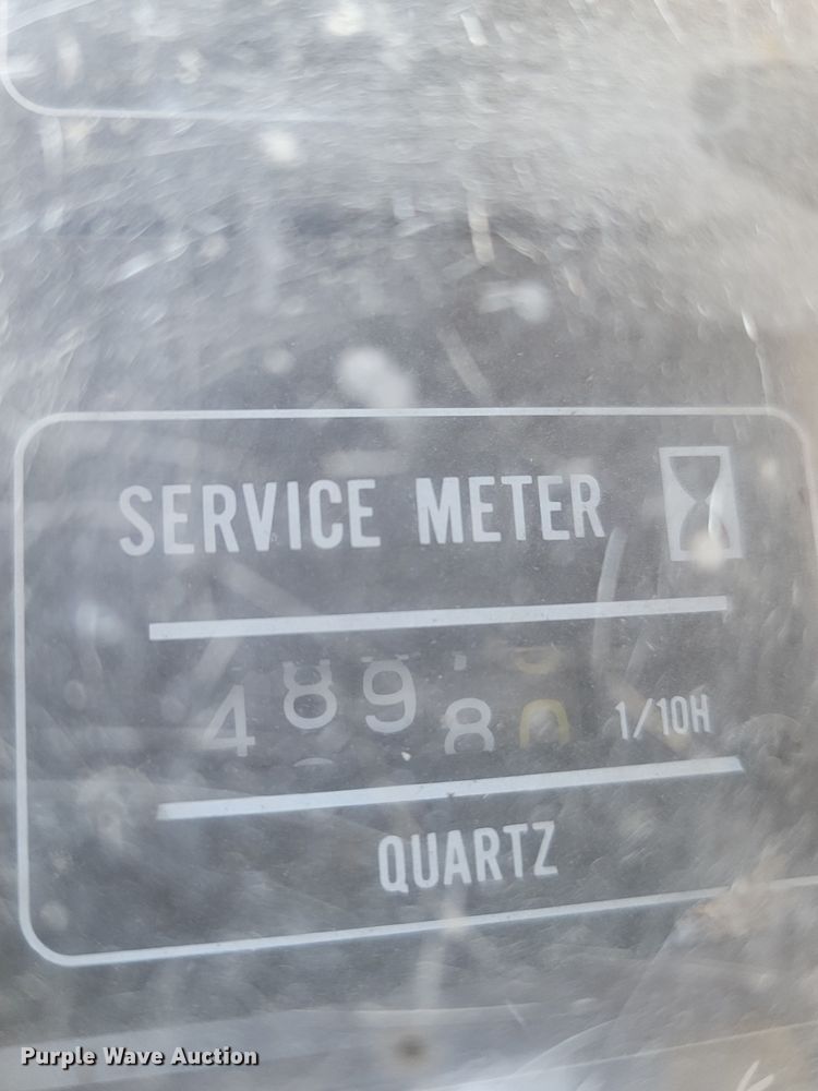 image for item DO4172 1988 John Deere 790D  amphibious excavator