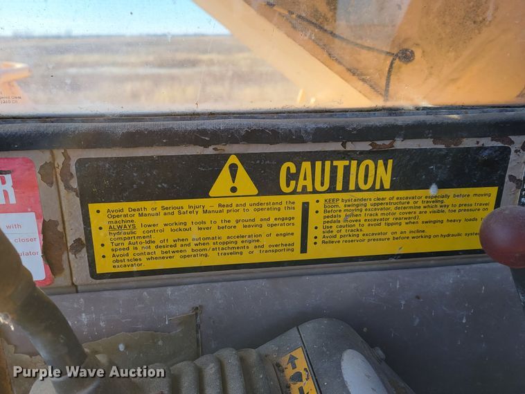 image for item DO4172 1988 John Deere 790D  amphibious excavator