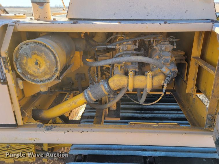 image for item DO4172 1988 John Deere 790D  amphibious excavator