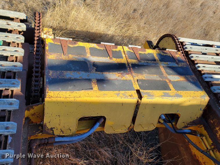 image for item DO4172 1988 John Deere 790D  amphibious excavator