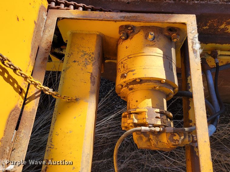 image for item DO4172 1988 John Deere 790D  amphibious excavator