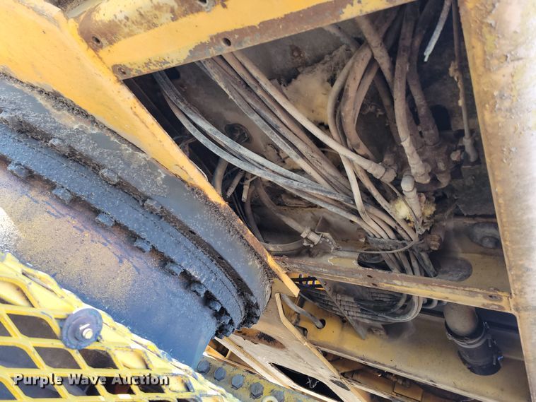 image for item DO4172 1988 John Deere 790D  amphibious excavator