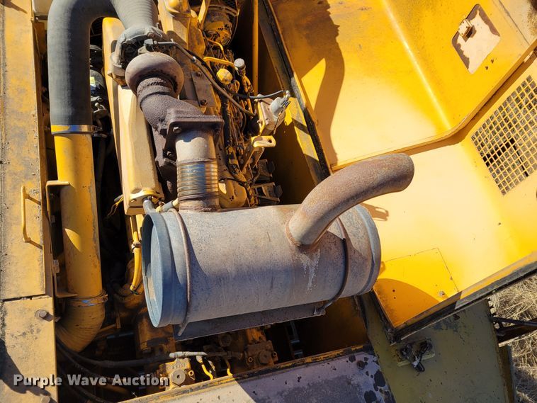 image for item DO4172 1988 John Deere 790D  amphibious excavator