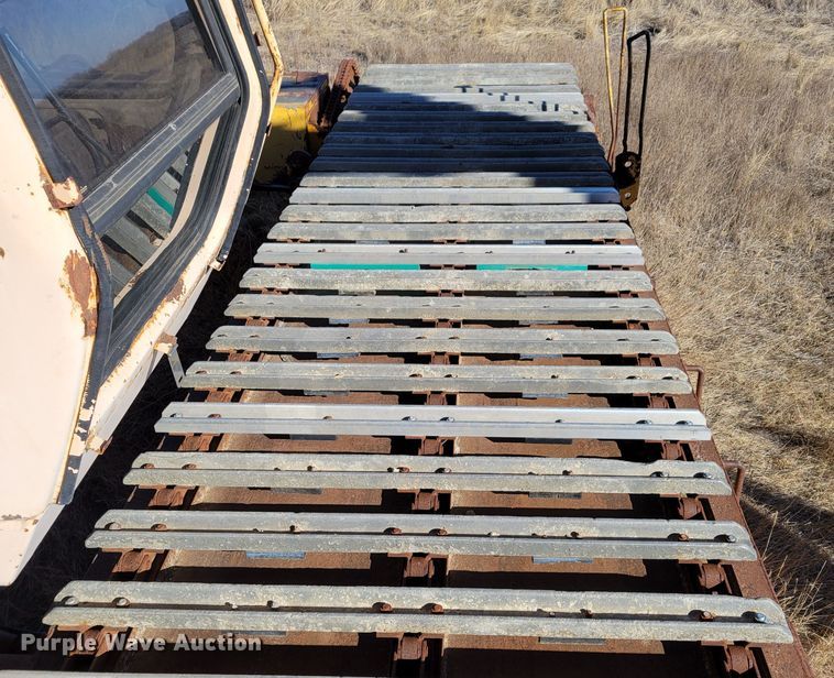 image for item DO4172 1988 John Deere 790D  amphibious excavator