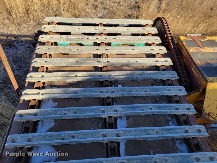 image for item DO4172 1988 John Deere 790D  amphibious excavator