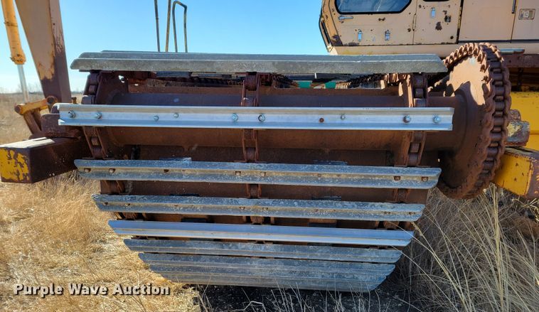 image for item DO4172 1988 John Deere 790D  amphibious excavator