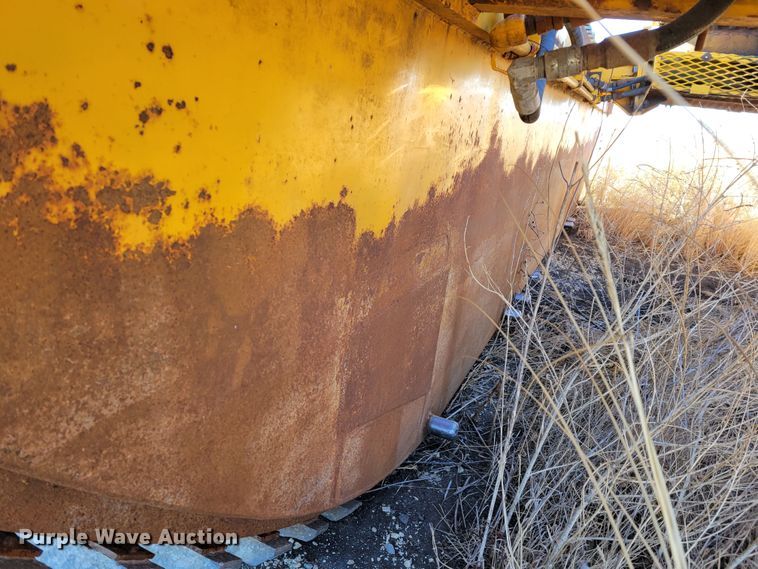 image for item DO4172 1988 John Deere 790D  amphibious excavator