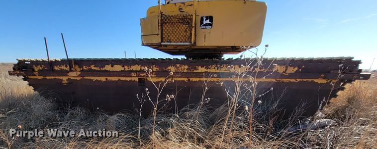 image for item DO4172 1988 John Deere 790D  amphibious excavator