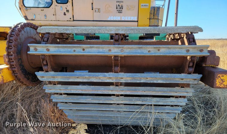 image for item DO4172 1988 John Deere 790D  amphibious excavator