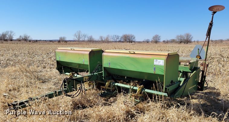 image for item DO4173 John Deere P-1300  planter