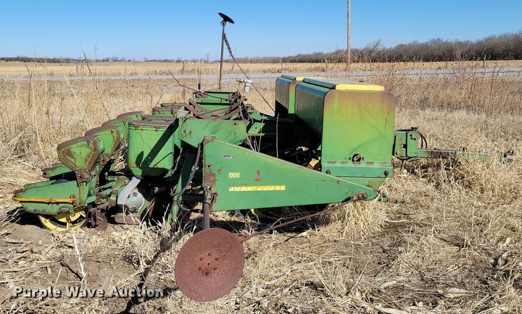 image for item DO4173 John Deere P-1300  planter