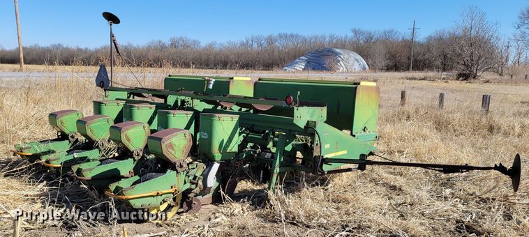image for item DO4173 John Deere P-1300  planter