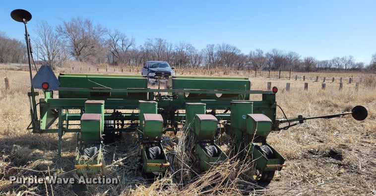 image for item DO4173 John Deere P-1300  planter