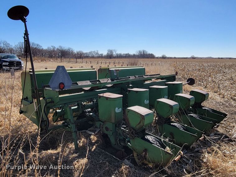 image for item DO4173 John Deere P-1300  planter