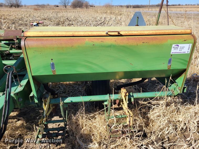 image for item DO4173 John Deere P-1300  planter