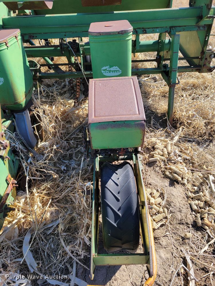 image for item DO4173 John Deere P-1300  planter