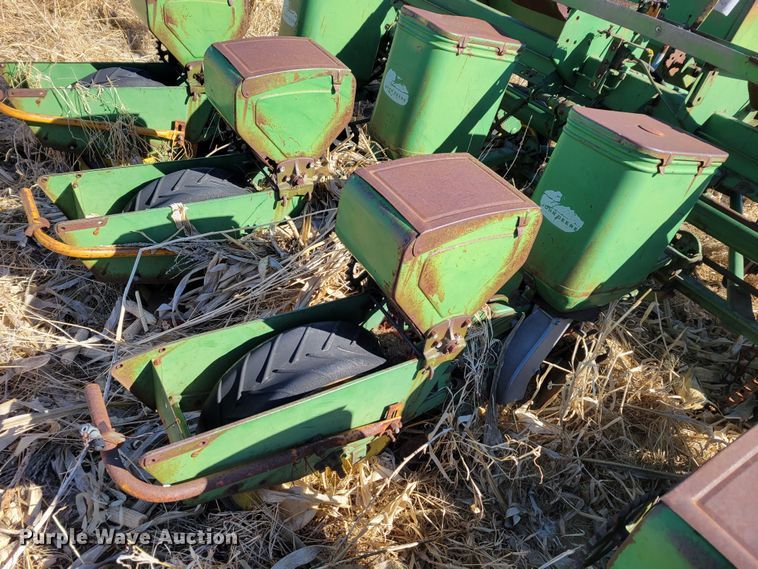 image for item DO4173 John Deere P-1300  planter