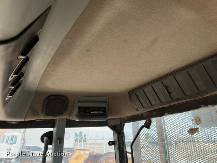 image for item DP0020 2000 Case CX90  tractor