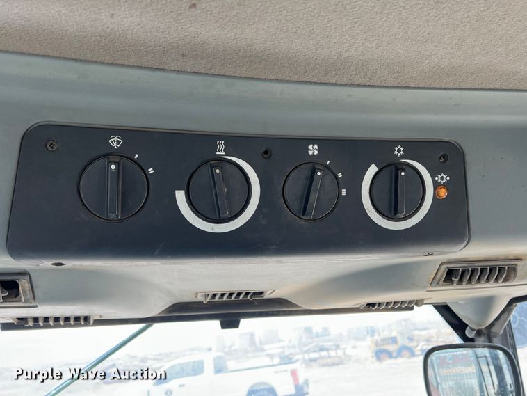 image for item DP0020 2000 Case CX90  tractor