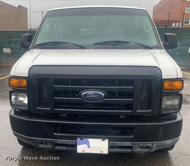 image for item DP8618 2010 Ford E350 Super Duty XL  van